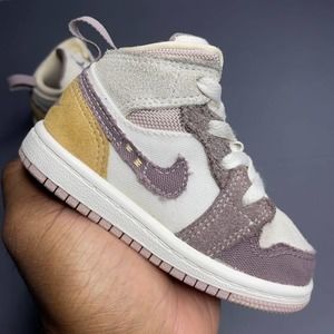 Used Air Jordan 1 Mid Kids Size 6C